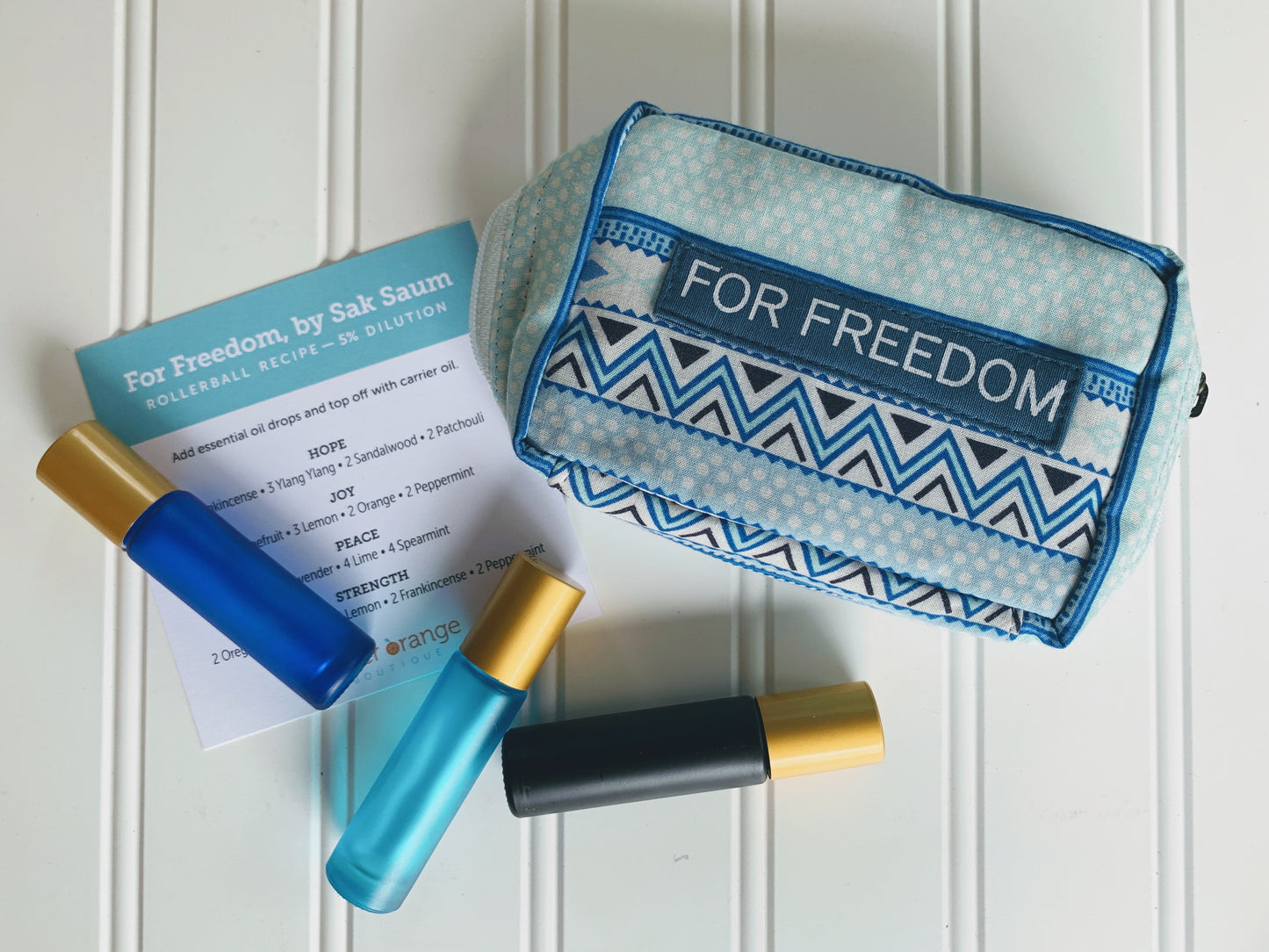 For Freedom Sak Saum essential oil bag with roller bottles