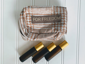 For Freedom Sak Saum essential oil bag with roller bottles